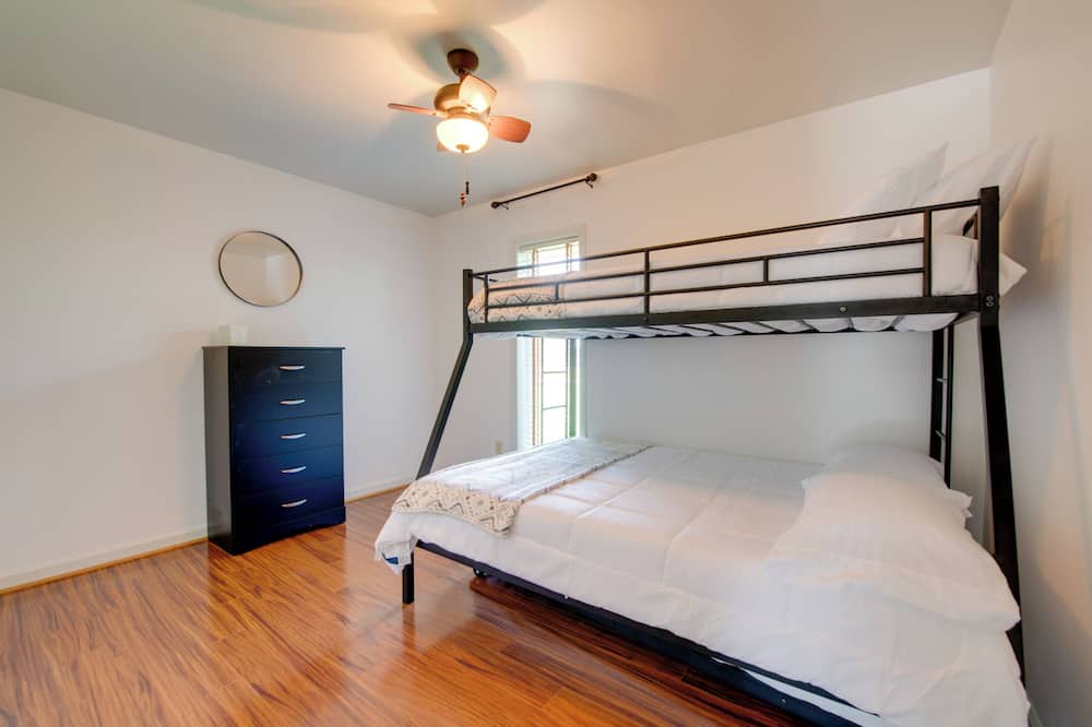 Photo of Bedroom in Lottsburg