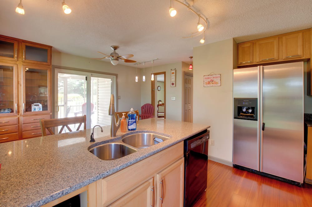 Photo of Kitchen in Lottsburg