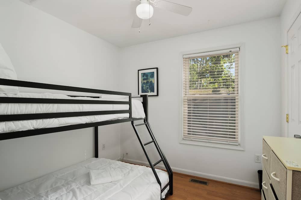 Photo of Bedroom in Chesapeake Beach