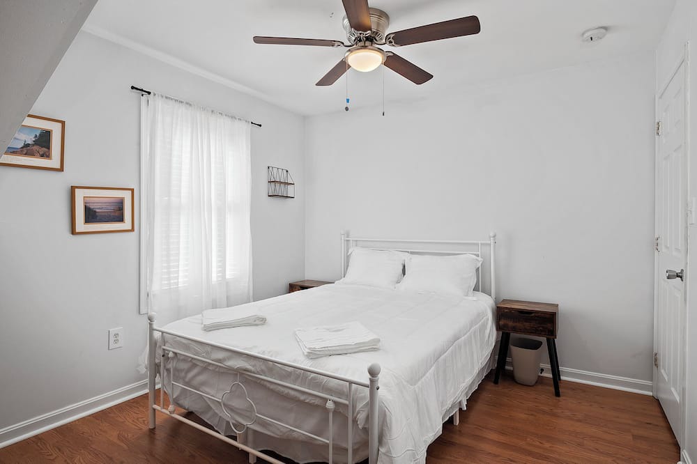 Photo of Bedroom in Chesapeake Beach