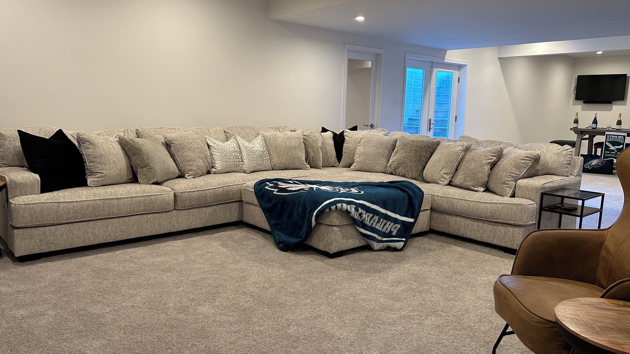 Photo of Livingroom in State College