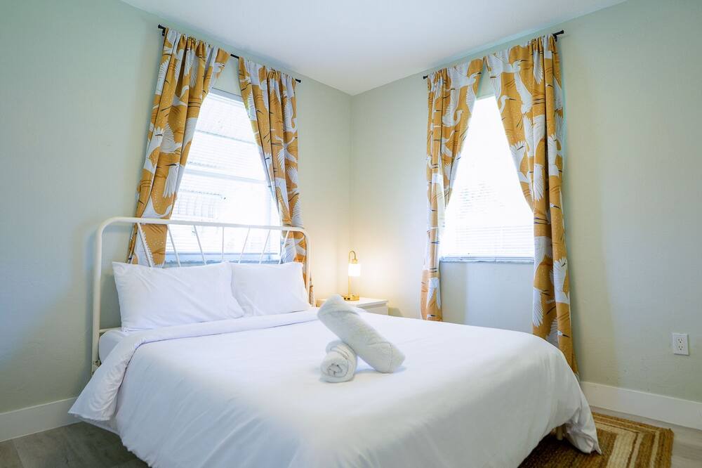 Photo of Bedroom in Pompano Beach