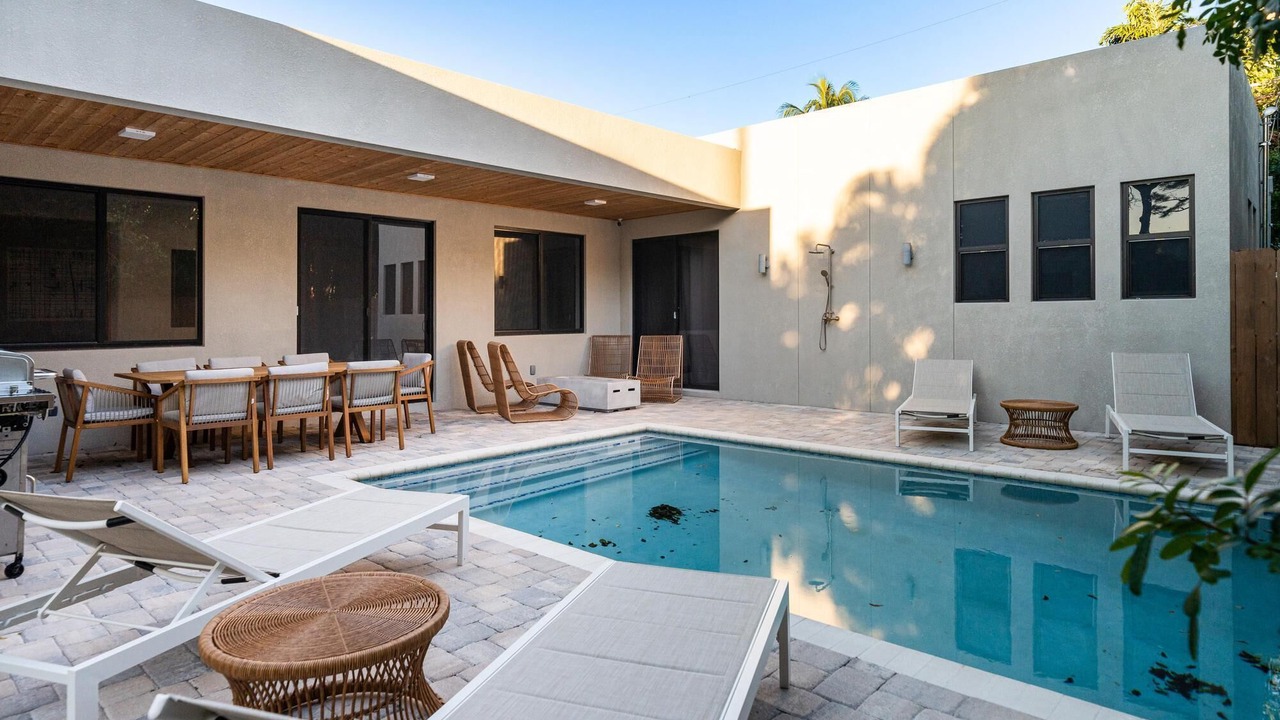 Photo of Outdoor in Poinsettia Heights