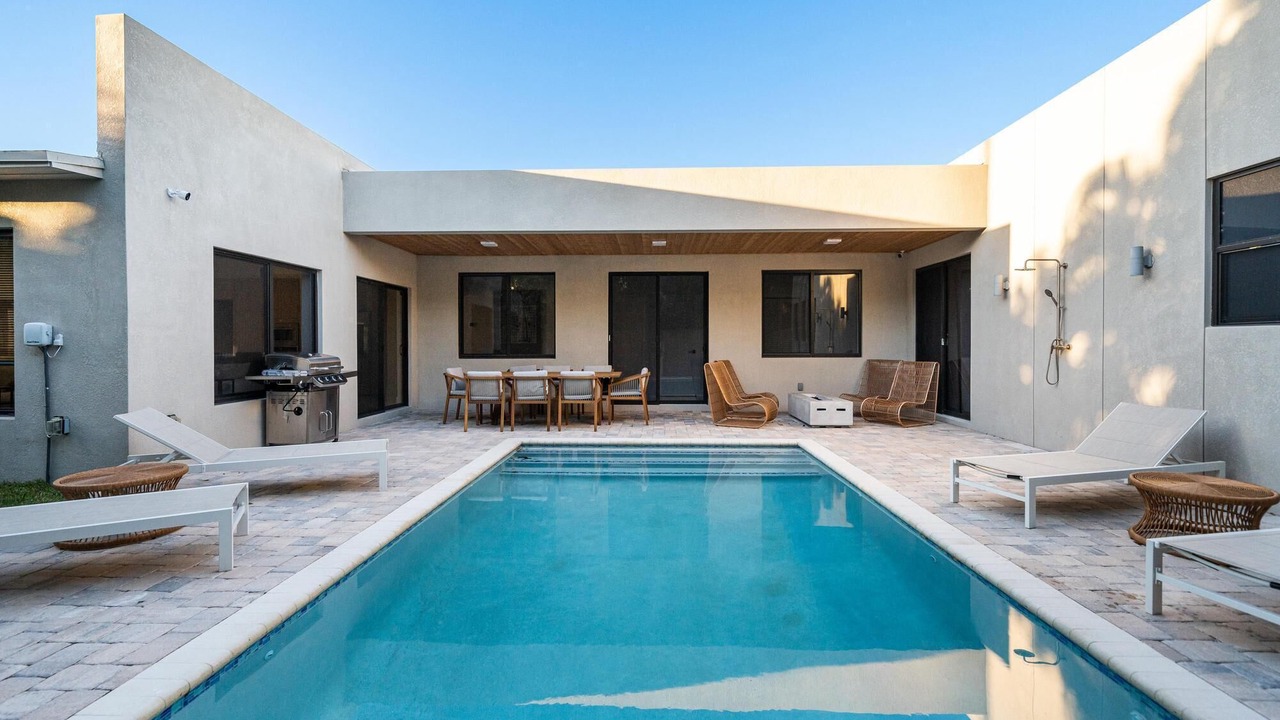 Photo of Outdoor in Poinsettia Heights