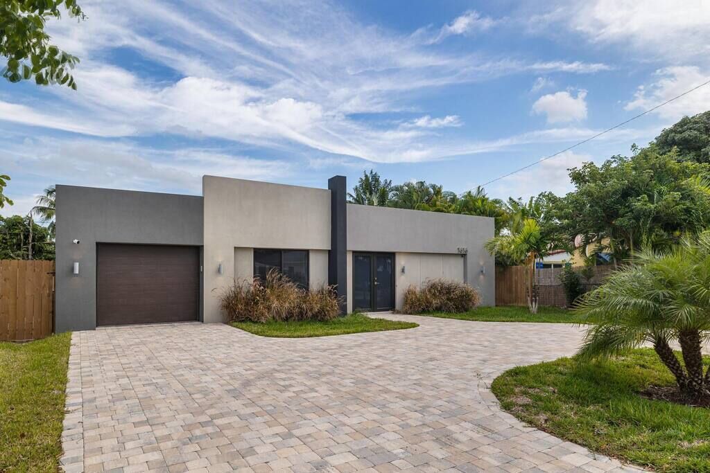 Photo of Outdoor in Poinsettia Heights