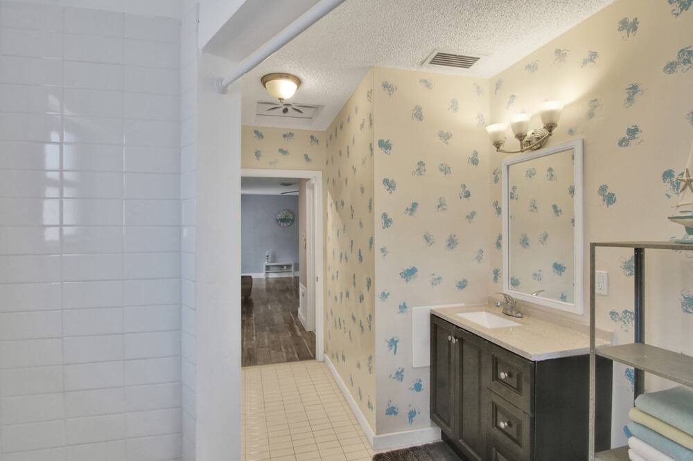 Photo of Bathroom in Tarpon River