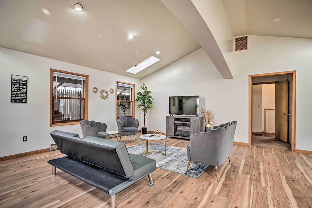Photo of Livingroom in Friendsville