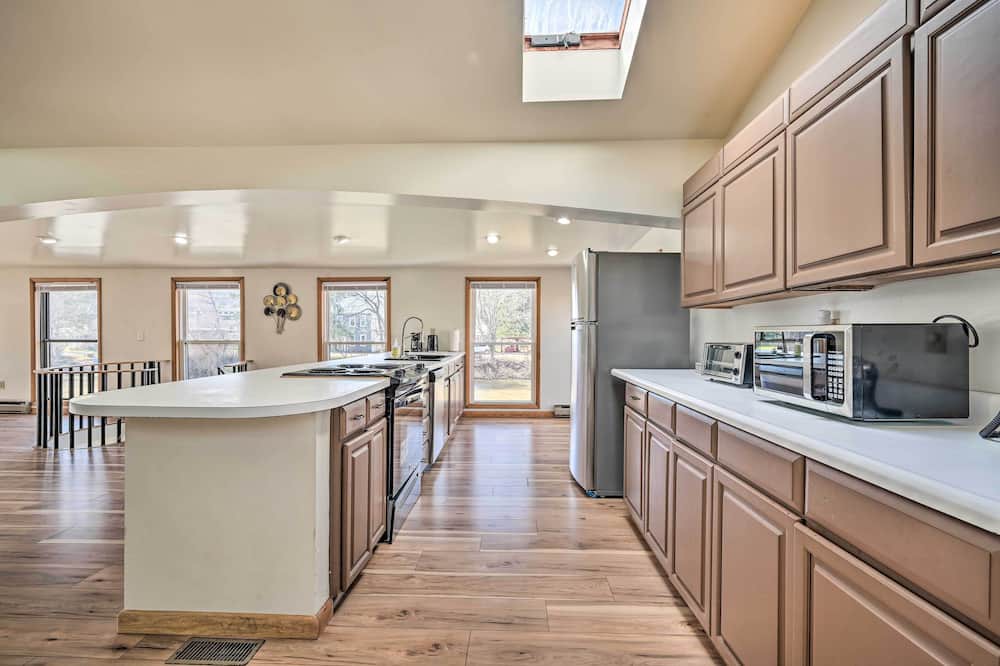 Photo of Kitchen in Friendsville