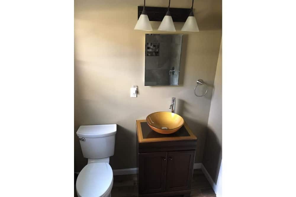 Photo of Bathroom in Coraopolis