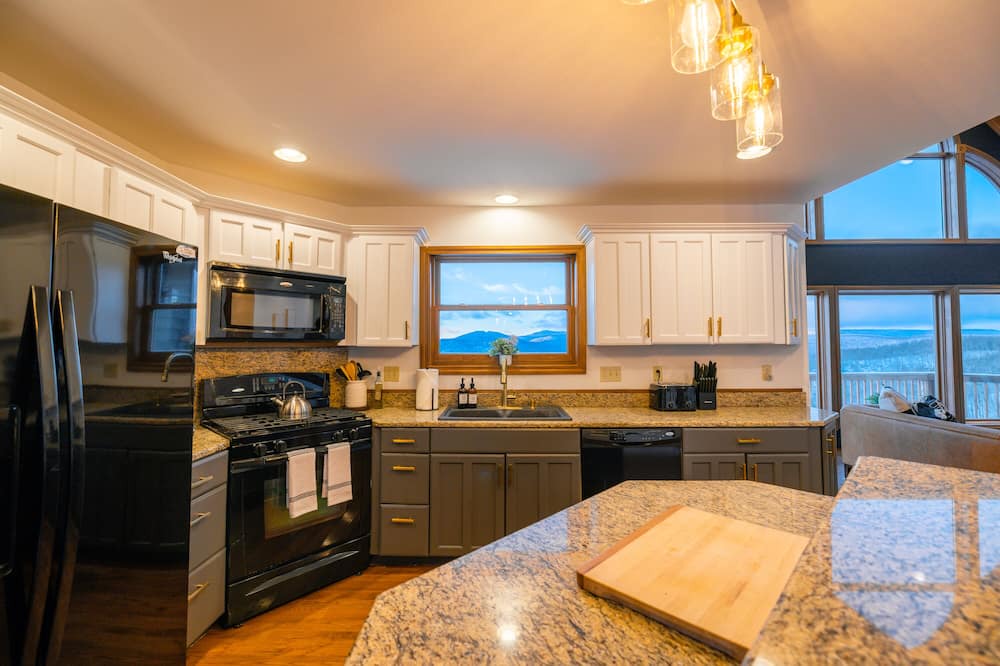 Photo of Kitchen in Mountain Base
