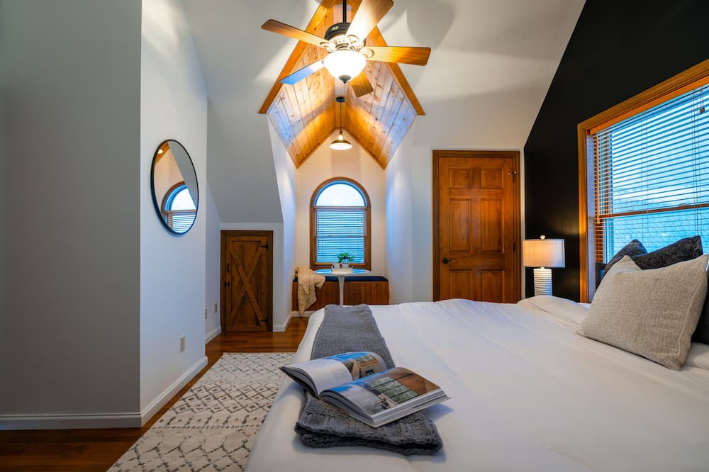 Photo of Bedroom in Mountain Base