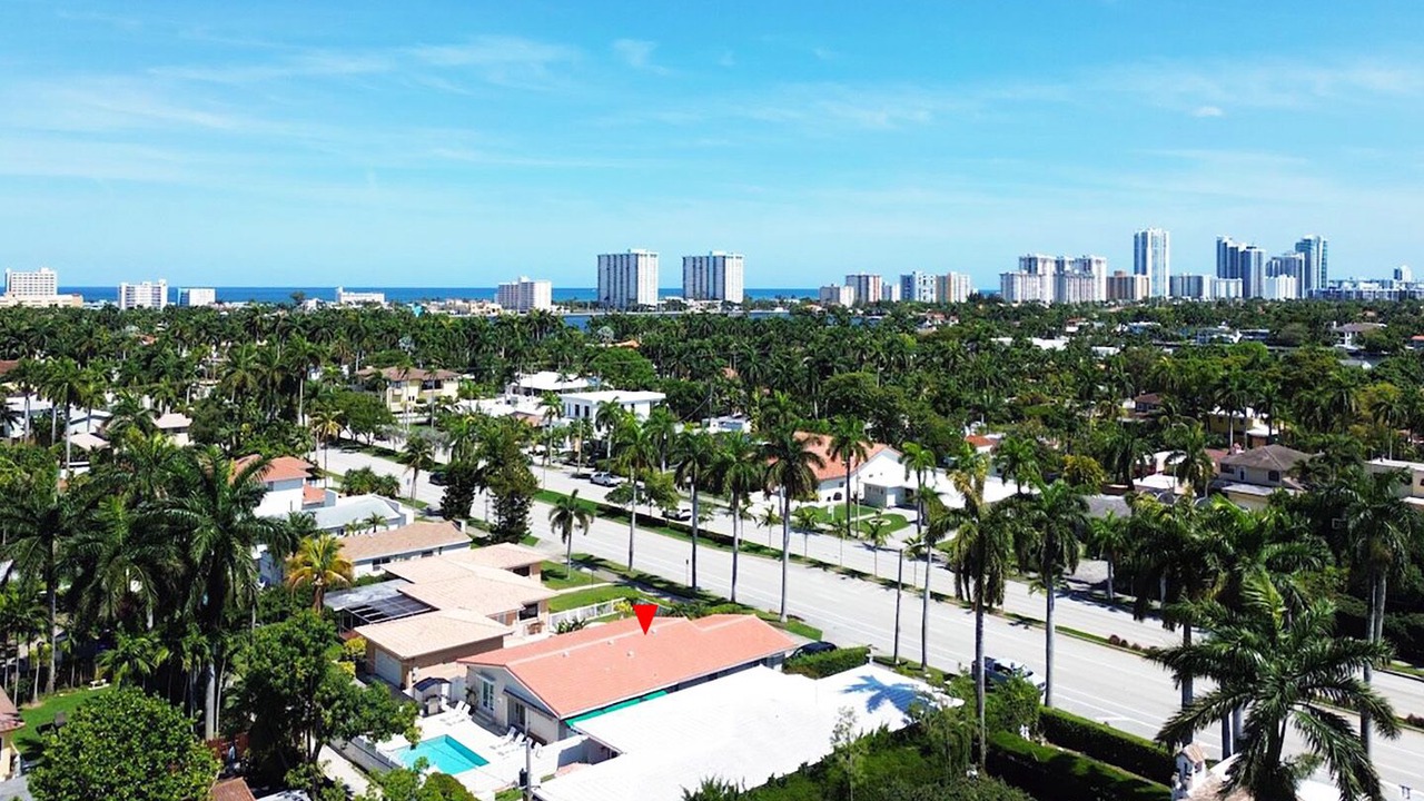 Photo of Outdoor in Hollywood Lakes