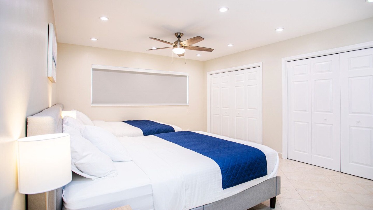 Photo of Bedroom in Hollywood Lakes