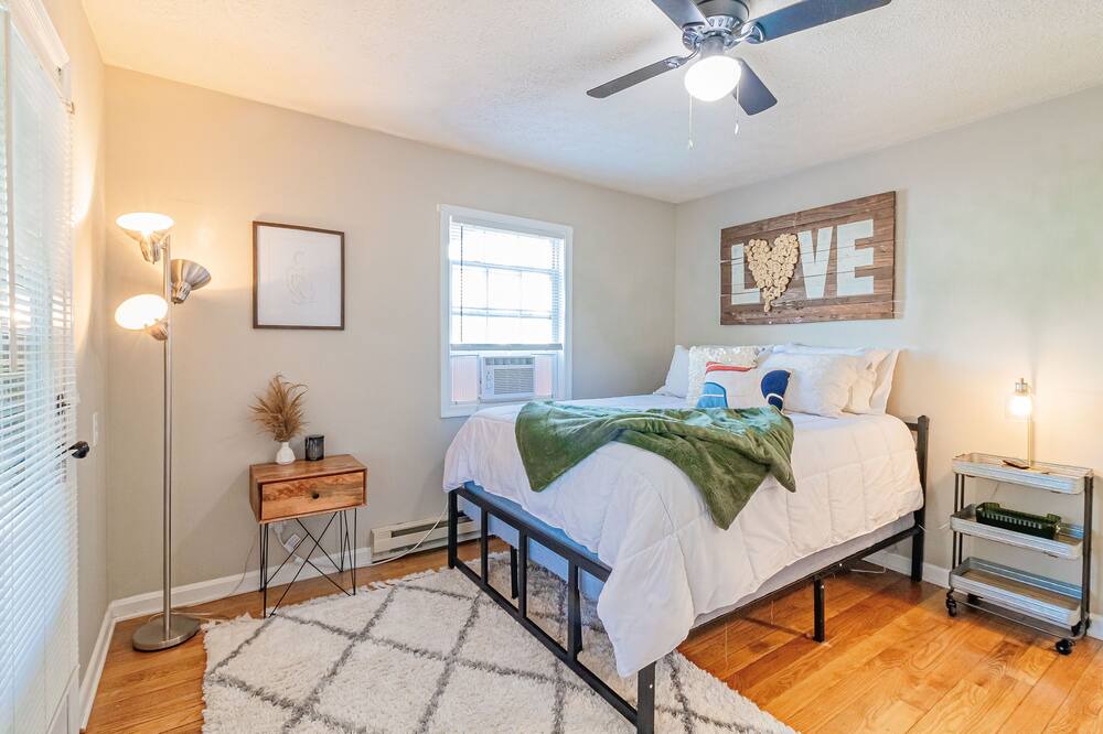 Photo of Bedroom in Piney Point