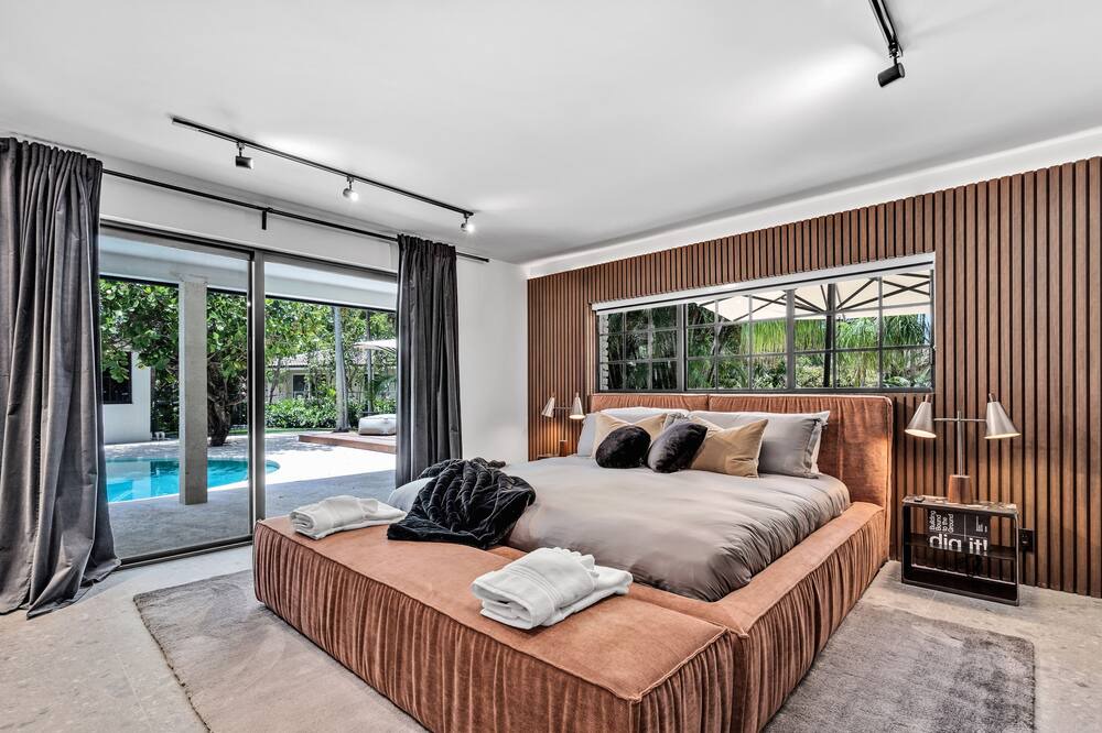 Photo of Bedroom in Coral Ridge