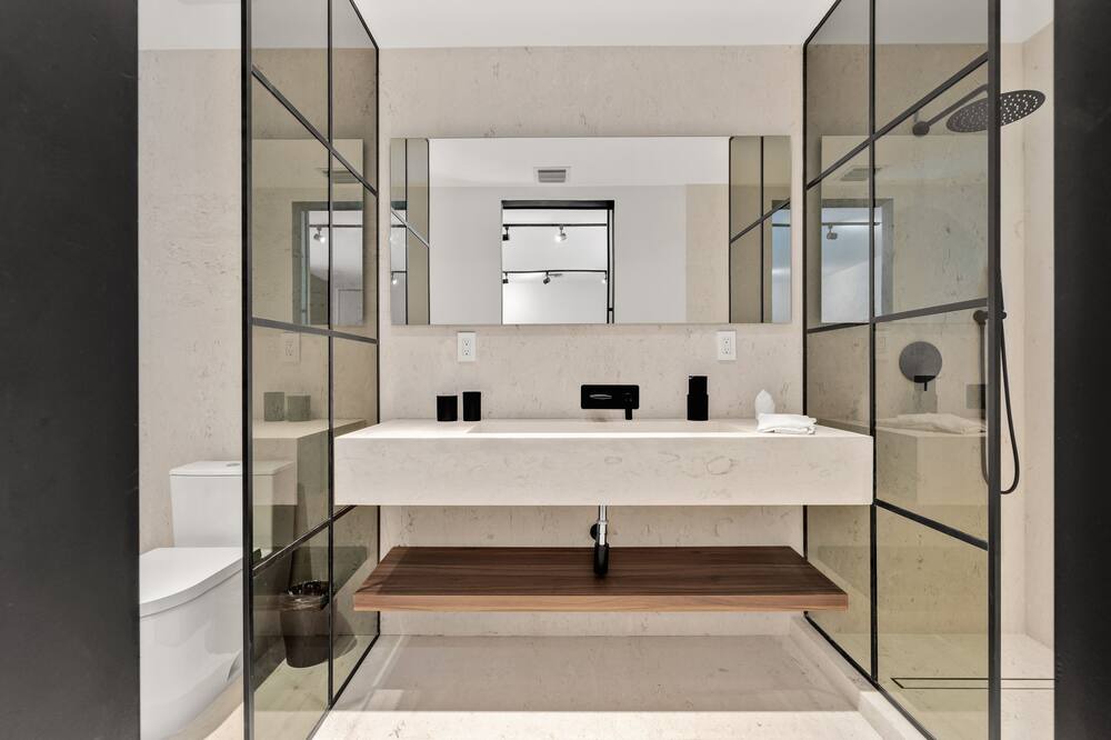 Photo of Bathroom in Coral Ridge