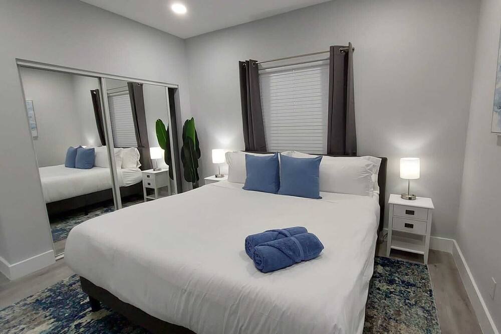 Photo of Bedroom in Coconut Creek