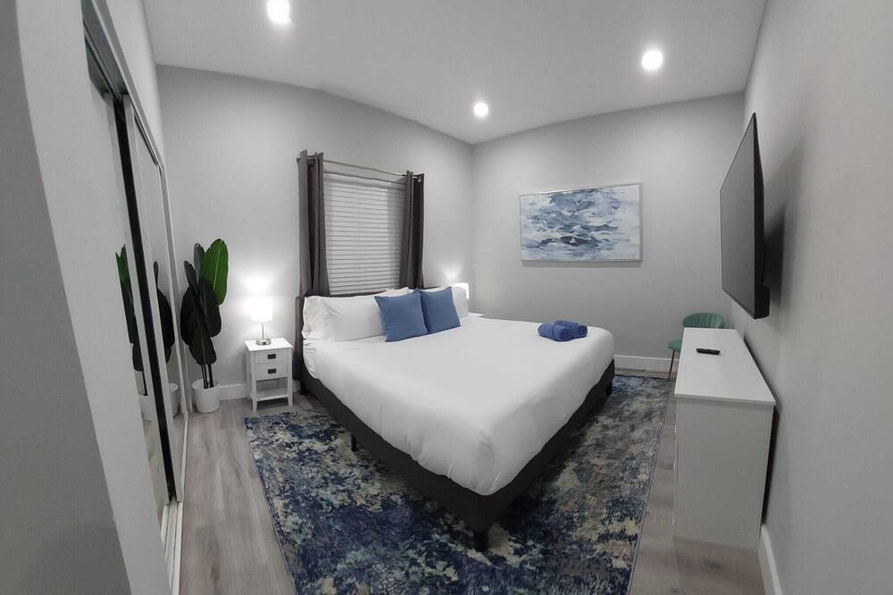 Photo of Bedroom in Coconut Creek
