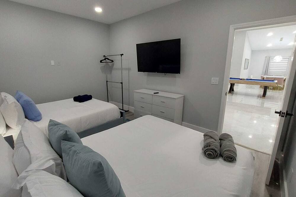Photo of Bedroom in Coconut Creek