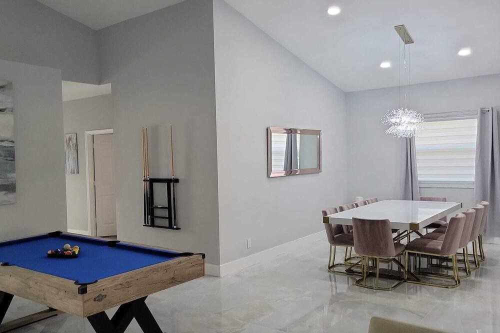 Photo of Bedroom in Coconut Creek