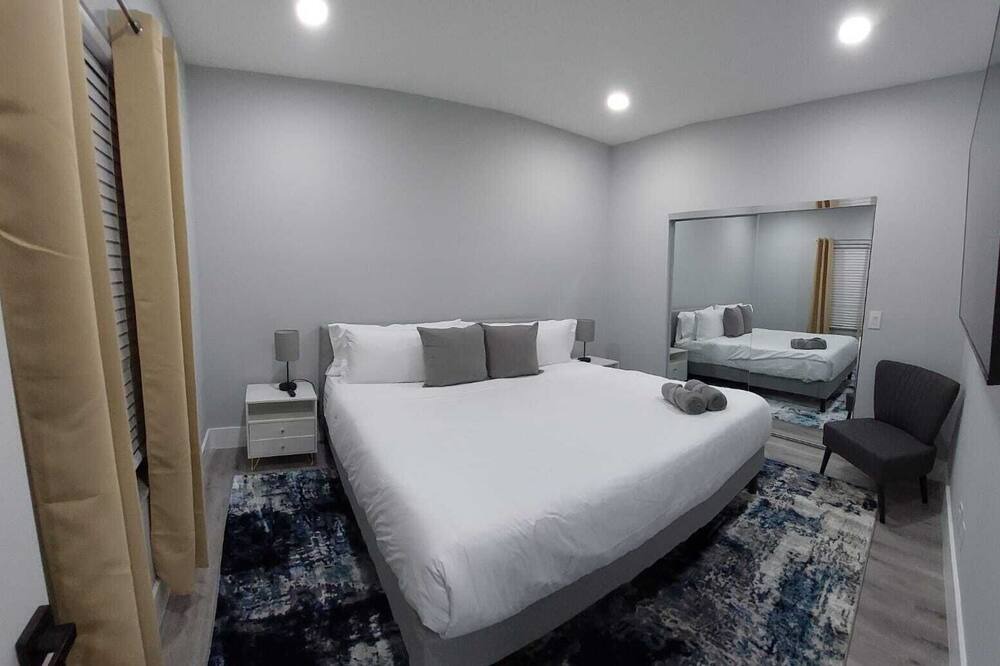 Photo of Bedroom in Coconut Creek