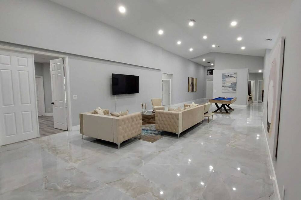 Photo of Livingroom in Coconut Creek