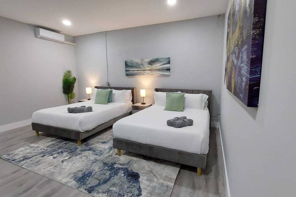 Photo of Bedroom in Coconut Creek