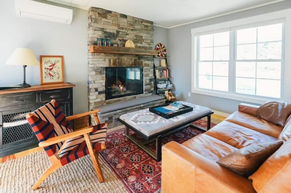 Photo of Livingroom in Town of Marbletown