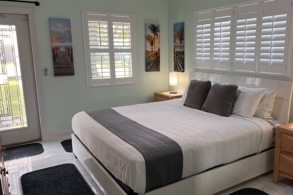 Photo of Bedroom in Wilton Manors