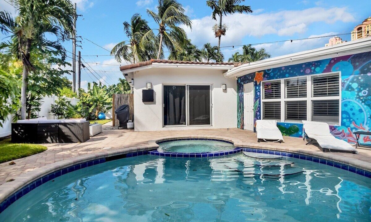 Photo of Outdoor in Dolphin Isles