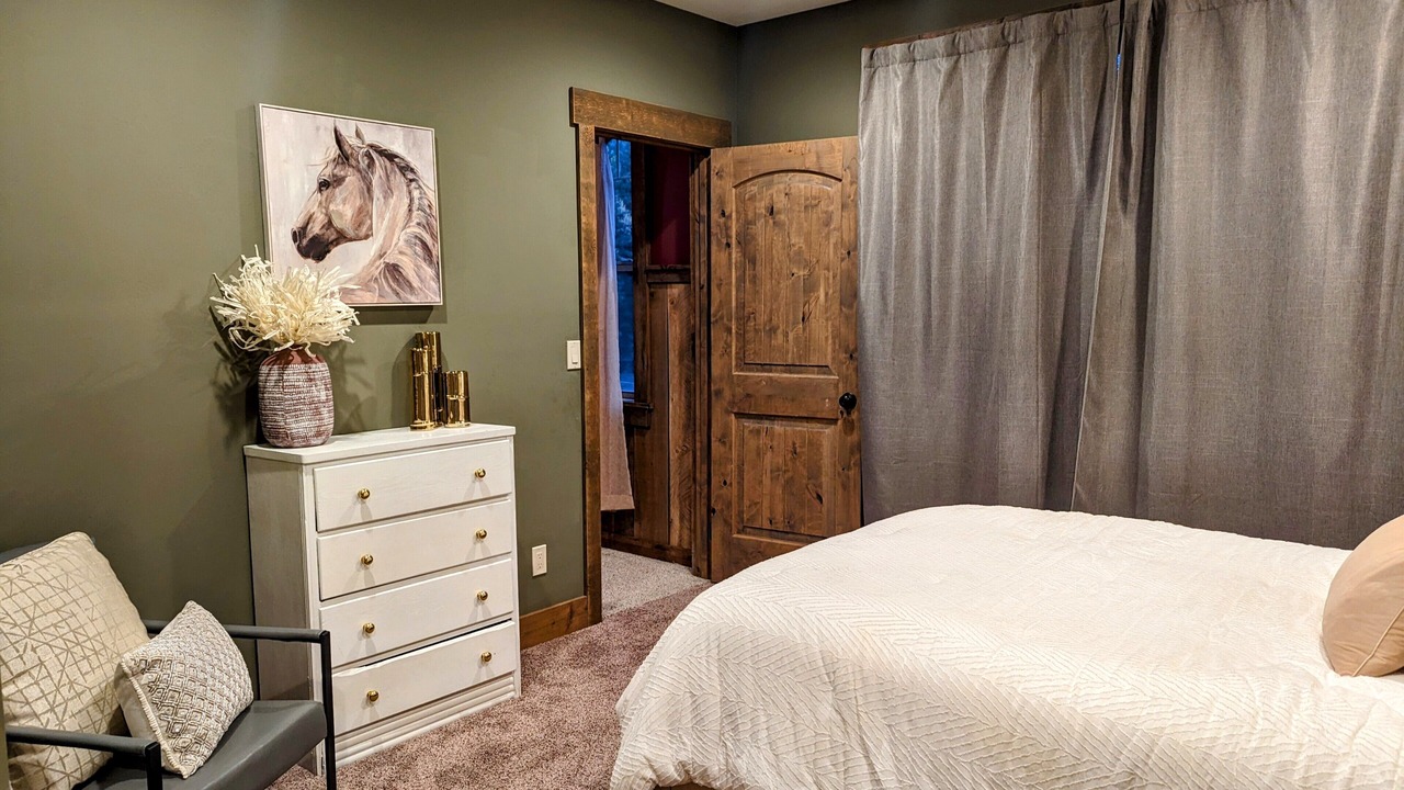 Photo of Bedroom in Eureka