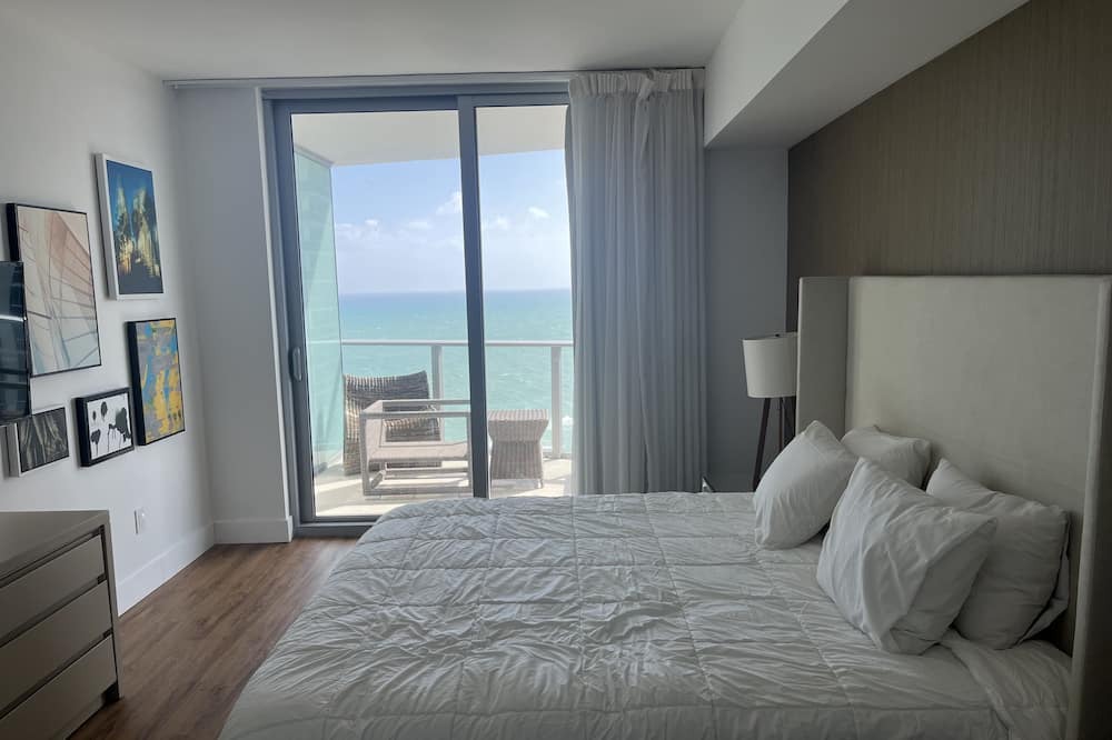 Photo of Bedroom in Hollywood