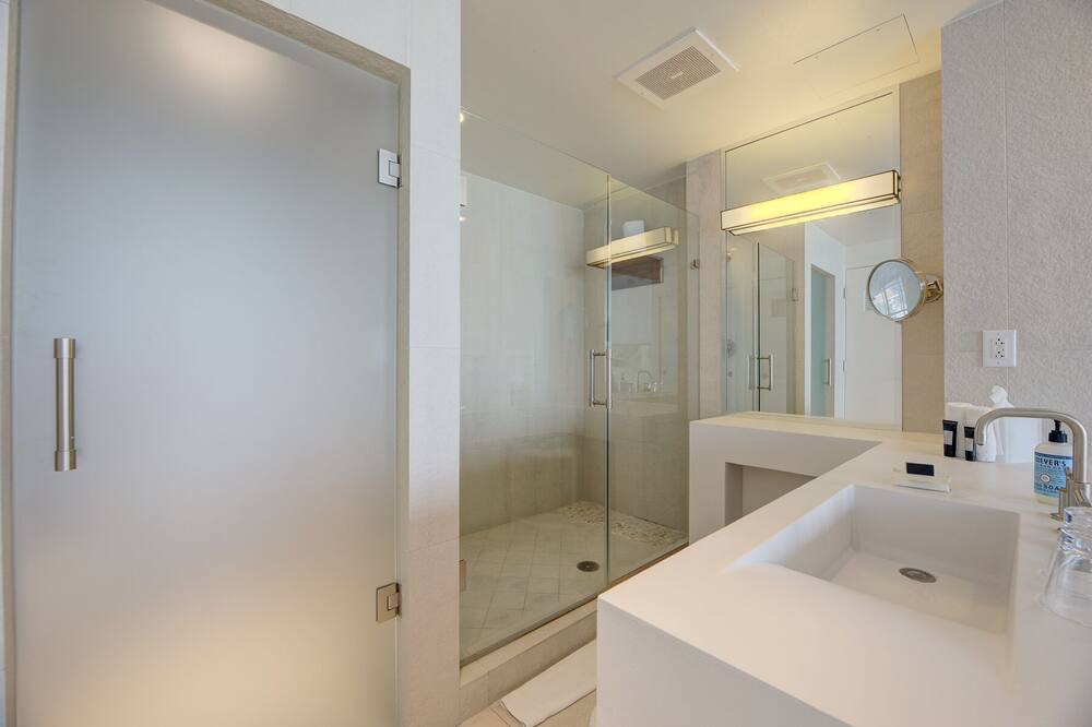 Photo of Bathroom in Barrier Island