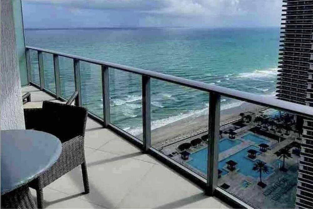Photo of Outdoor in Hallandale Beach
