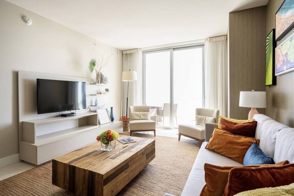 Photo of Livingroom in Hallandale Beach