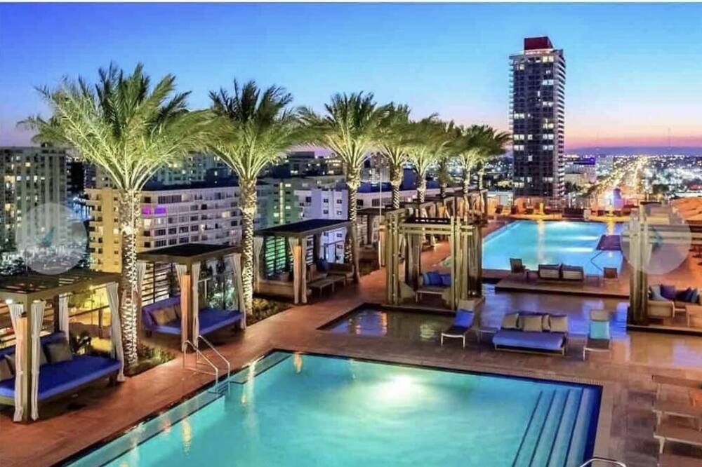 Photo of Outdoor in Hallandale Beach