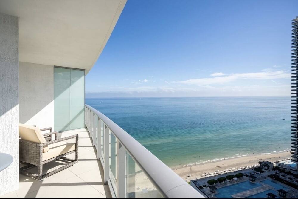 Photo of Outdoor in Hallandale Beach