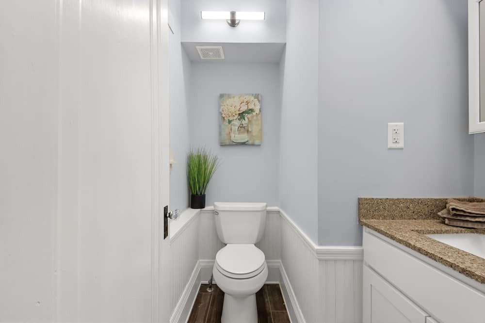 Photo of Bathroom in Willoughby