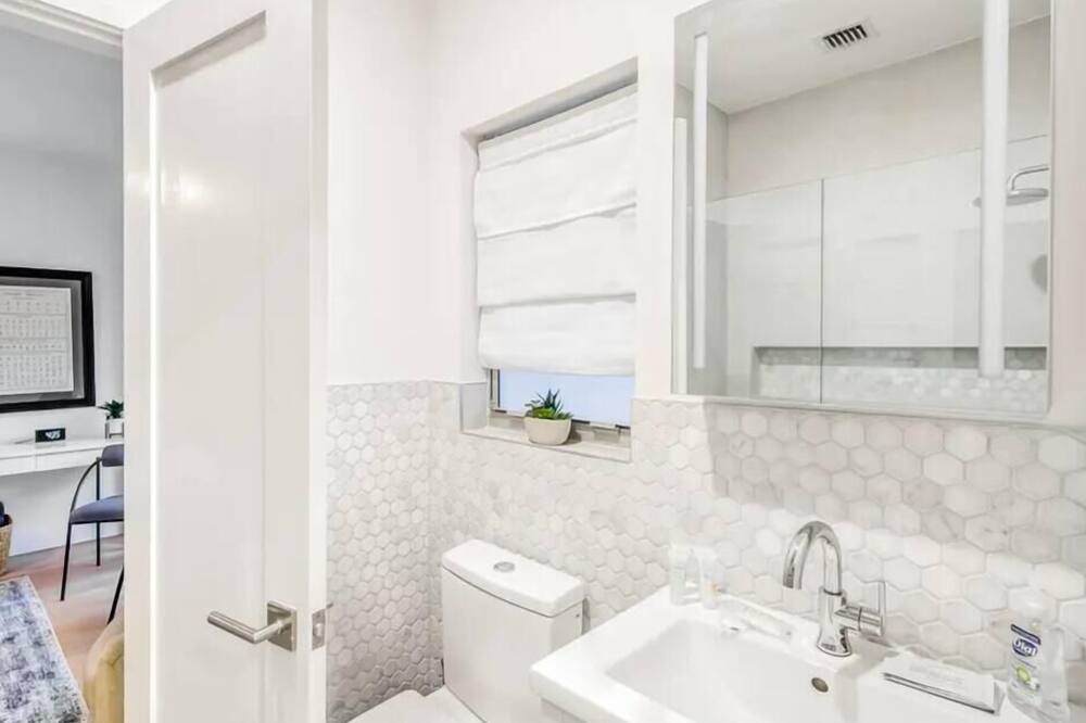 Photo of Bathroom in Victoria Park