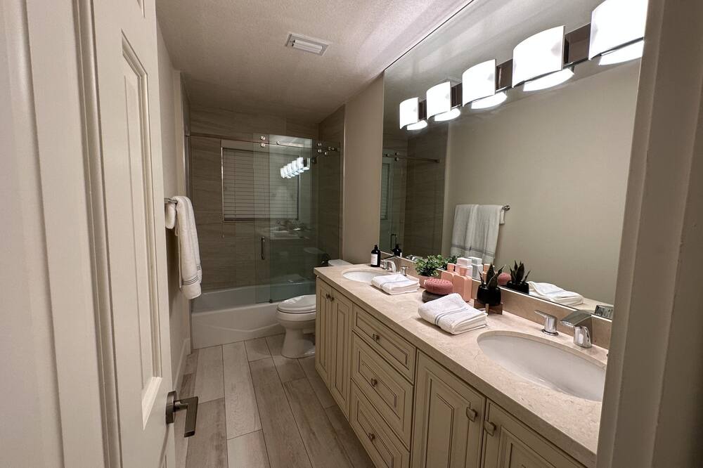 Photo of Bathroom in Lake Ida Shores