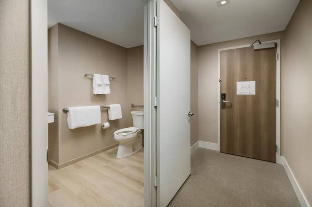 Photo of Bathroom in Bay Harbor Islands