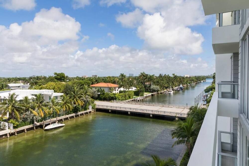 Photo of Outdoor in Bay Harbor Islands