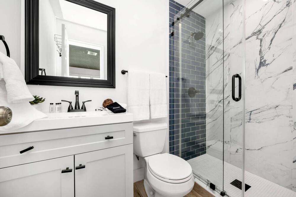 Photo of Bathroom in River Oaks