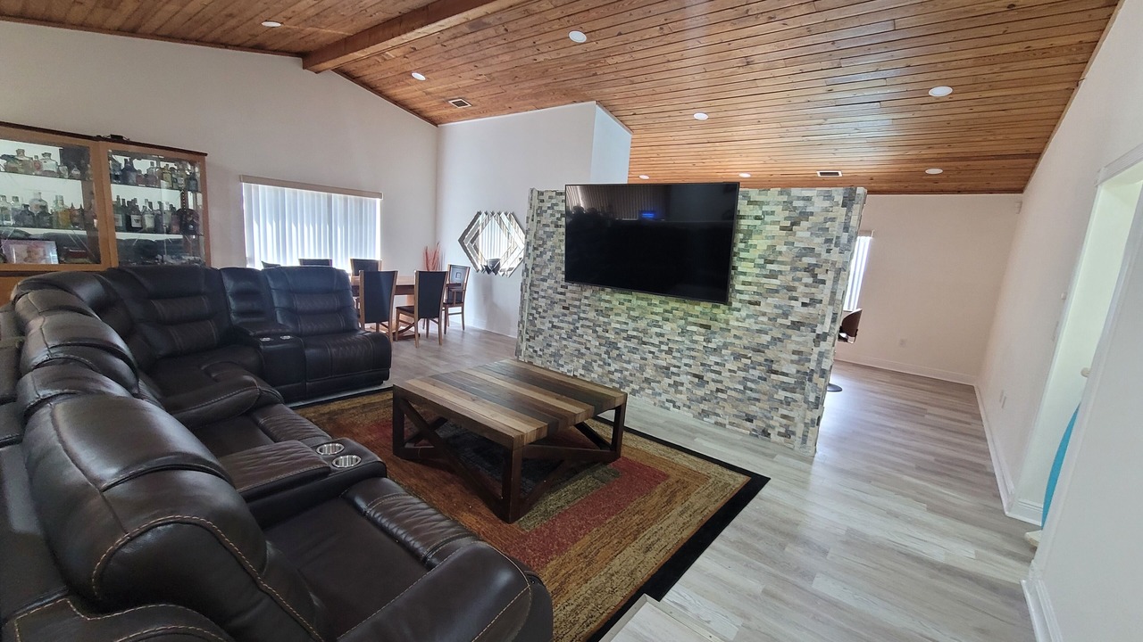 Photo of Livingroom in Tamarac