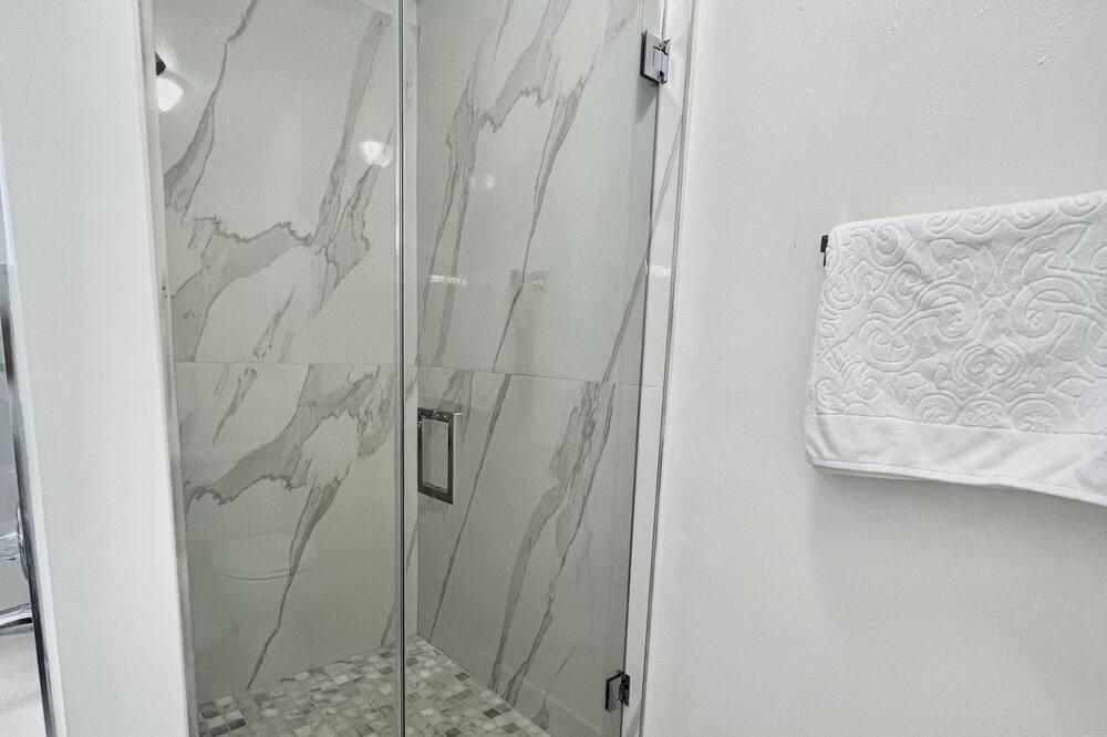 Photo of Bathroom in Miami Gardens