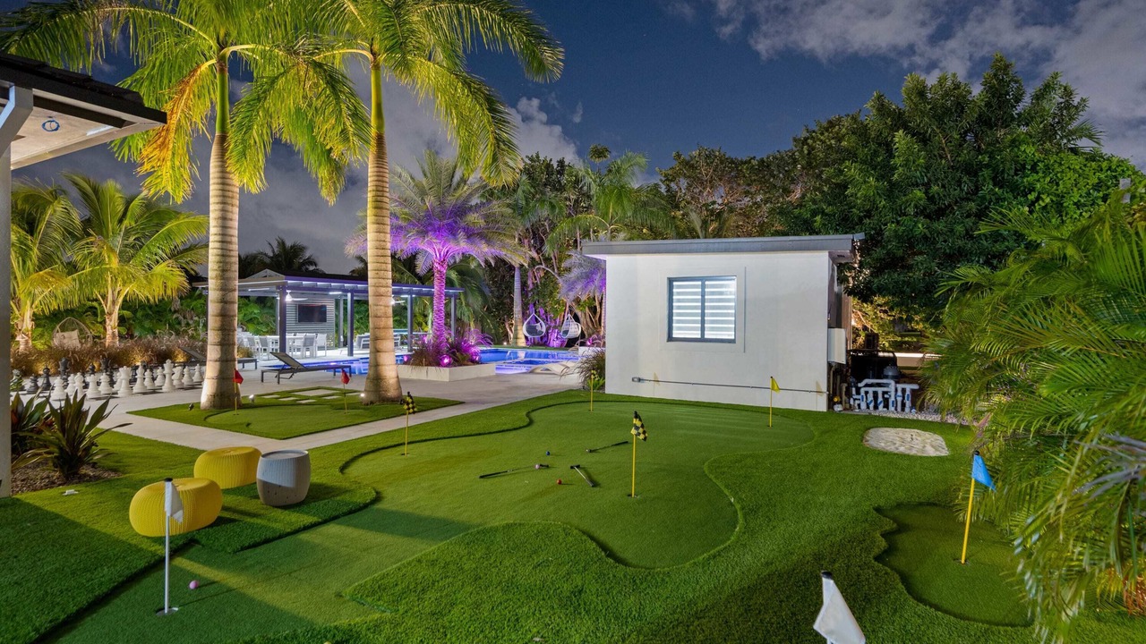 Photo of Outdoor in Golden Glades