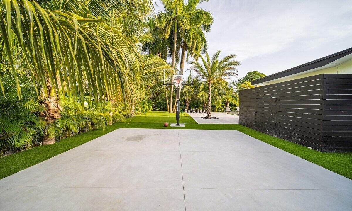 Photo of Outdoor in Golden Glades