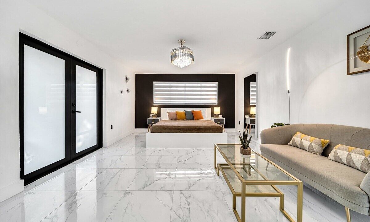 Photo of Livingroom in Golden Glades