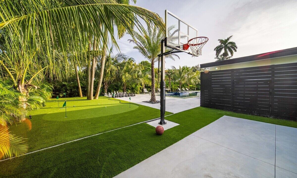 Photo of Outdoor in Golden Glades