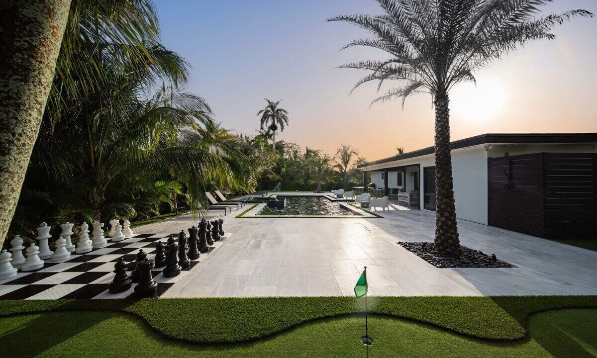 Photo of Outdoor in Golden Glades